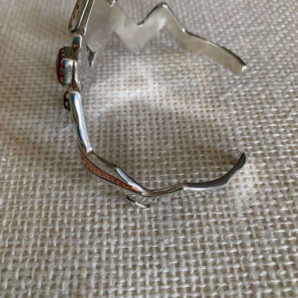 Sincerely Southwest Utah Four Corners Series Sterling Silver Cuff - Picture 7 of 8